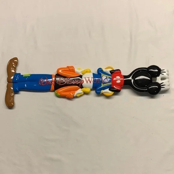 Walt Disney World Back Scratcher Featuring Mickey Donald and Goofy 15” - Picture 2 of 9